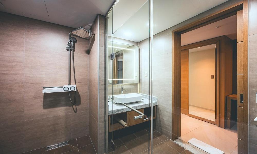 Wonju City Hotel Hyeoksin エクステリア 写真