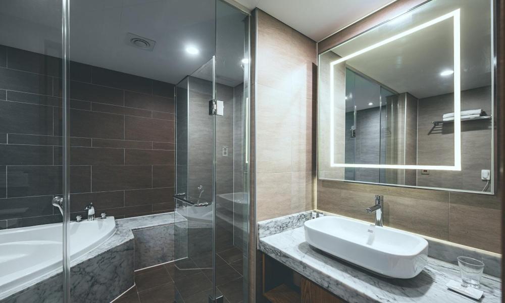 Wonju City Hotel Hyeoksin エクステリア 写真