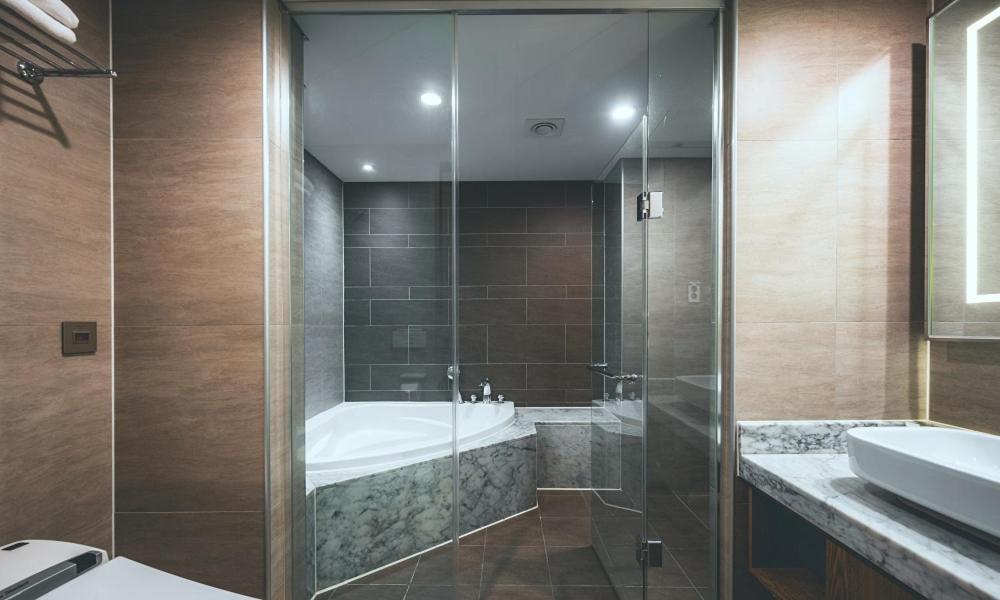 Wonju City Hotel Hyeoksin エクステリア 写真