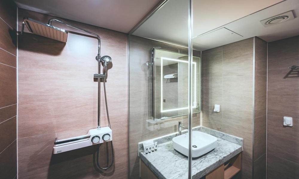 Wonju City Hotel Hyeoksin エクステリア 写真