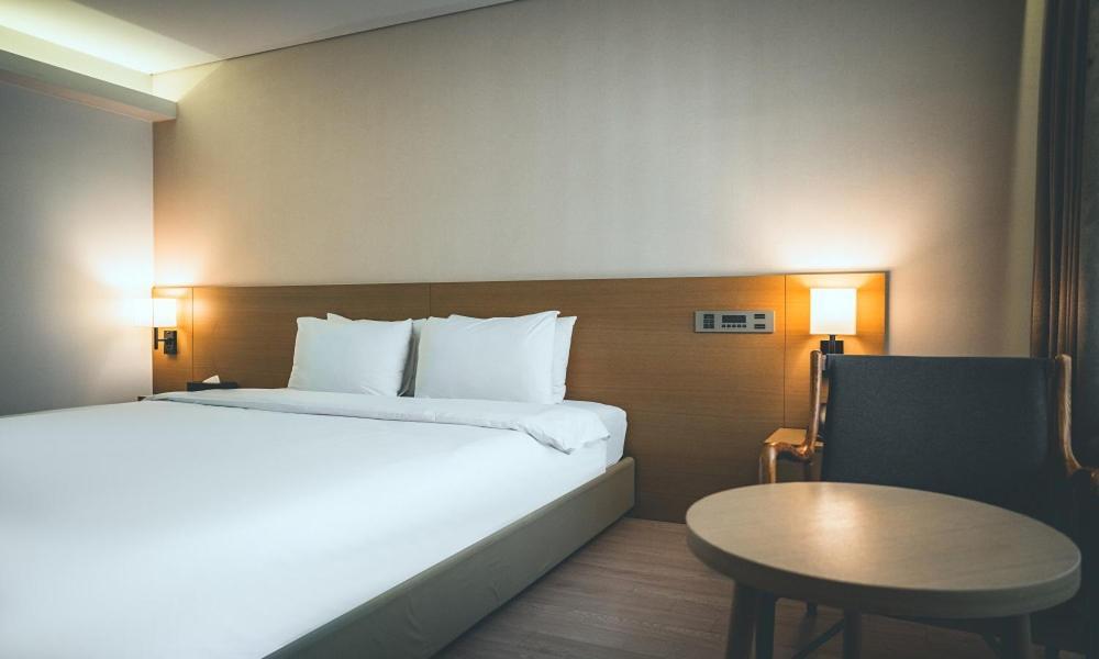 Wonju City Hotel Hyeoksin エクステリア 写真