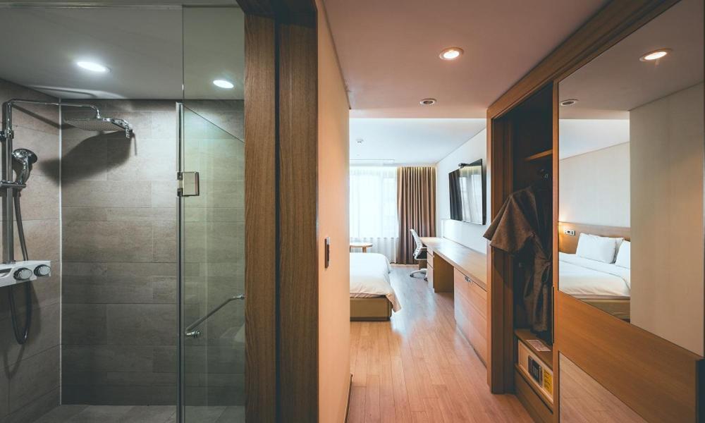 Wonju City Hotel Hyeoksin エクステリア 写真