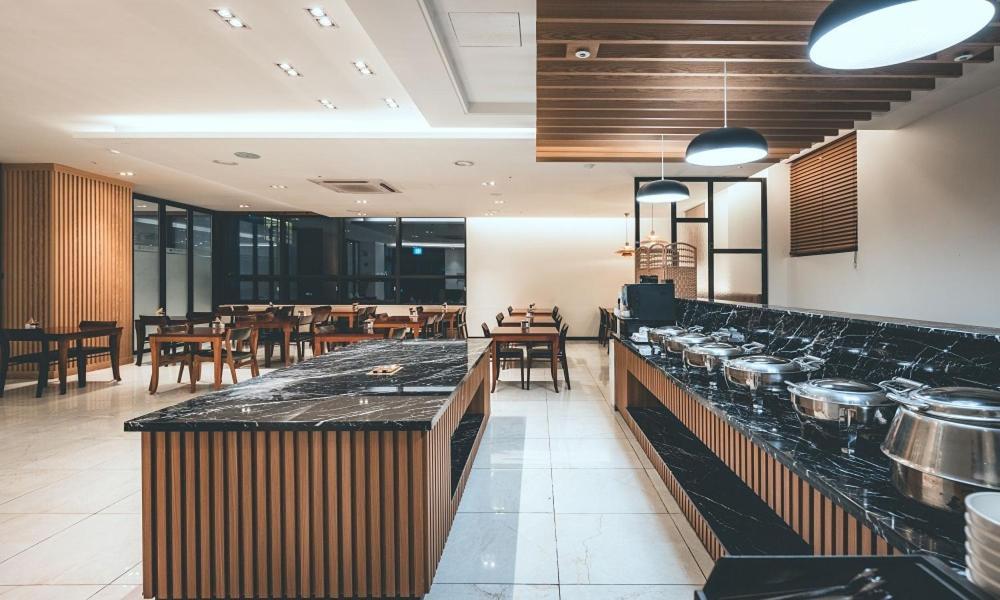 Wonju City Hotel Hyeoksin エクステリア 写真